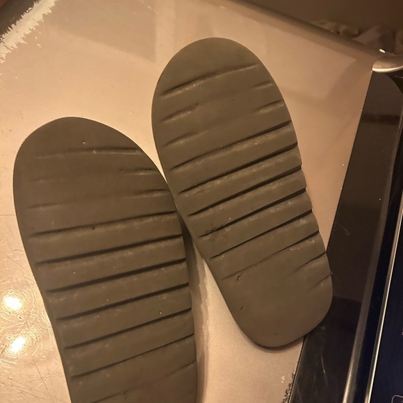 Black Yeezy Slide Sandals - Picture 3 of 3